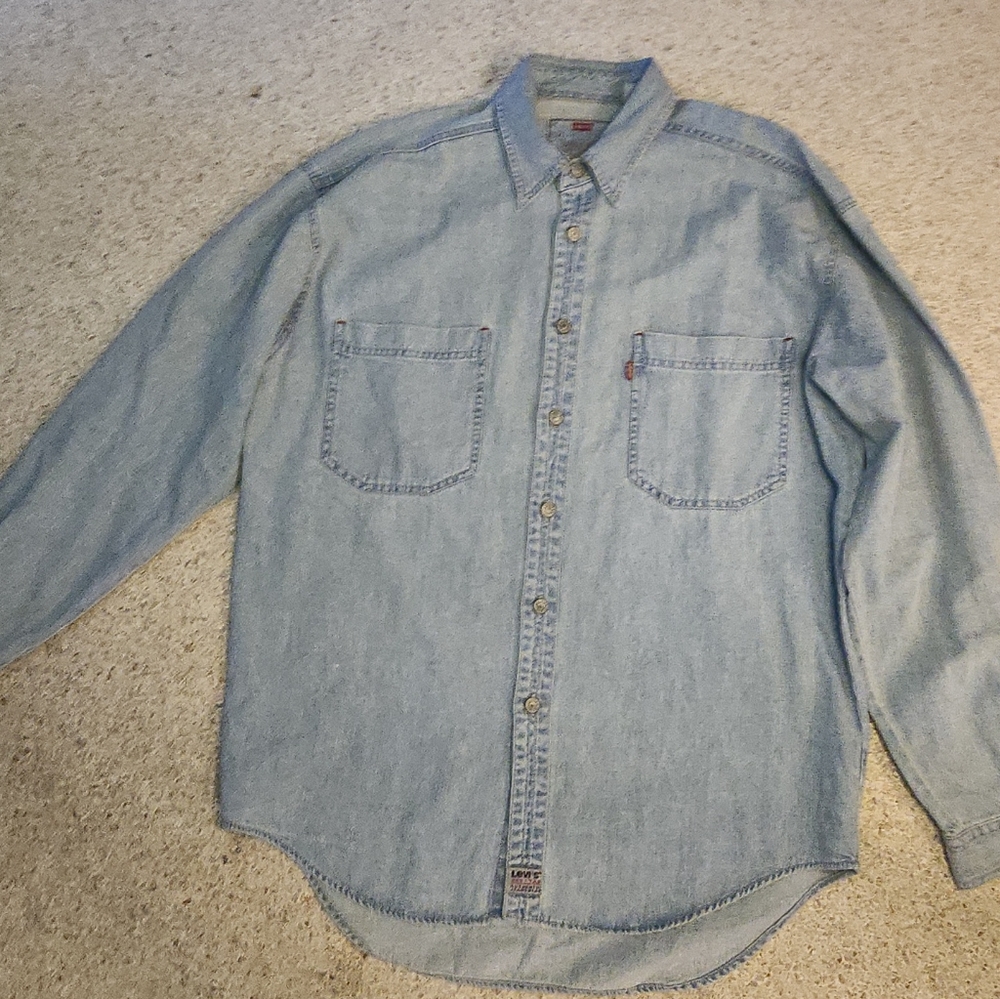 Mens vintage Levis red tab button down denim shirt Long sleeve metal buttons med
